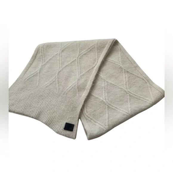 All Saints Cable Knit Ivory Rectangle Scarf Laurie 100% Wool Preppy Quiet Luxury - Picture 3 of 8
